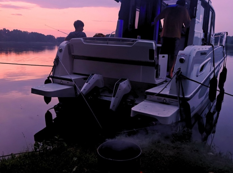 Party Boat Zegrze - ł&oacute;dź na wyłączność  ?v=1.0