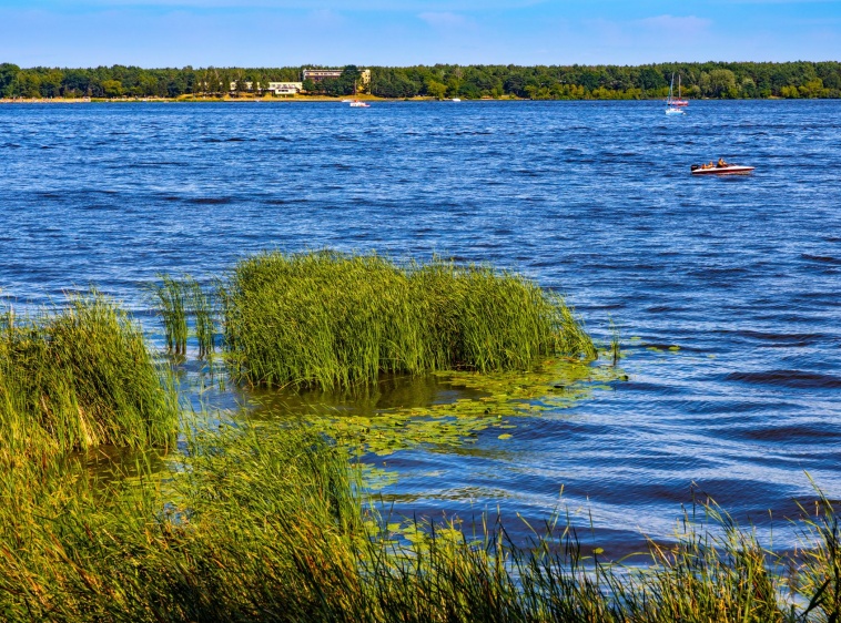 Zalew Zegrzyński: aktywny wypoczynek i relaks pod Warszawą