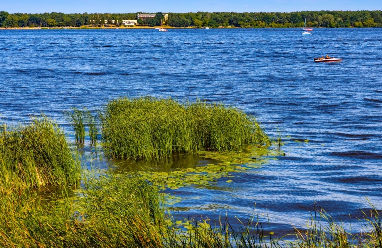 Zalew Zegrzyński: aktywny wypoczynek i relaks pod Warszawą